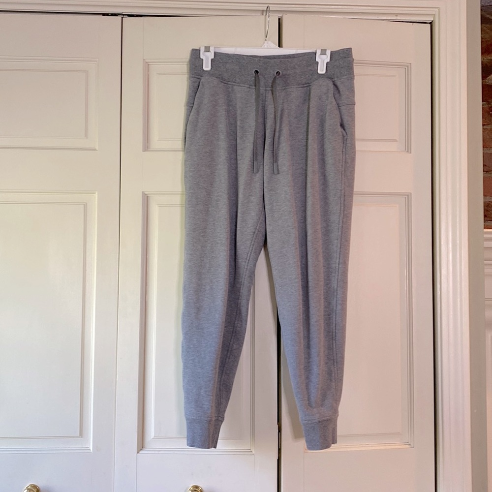 Lululemon Warm Down Jogger Sweatpants Size 8 Heather Gray, 28”